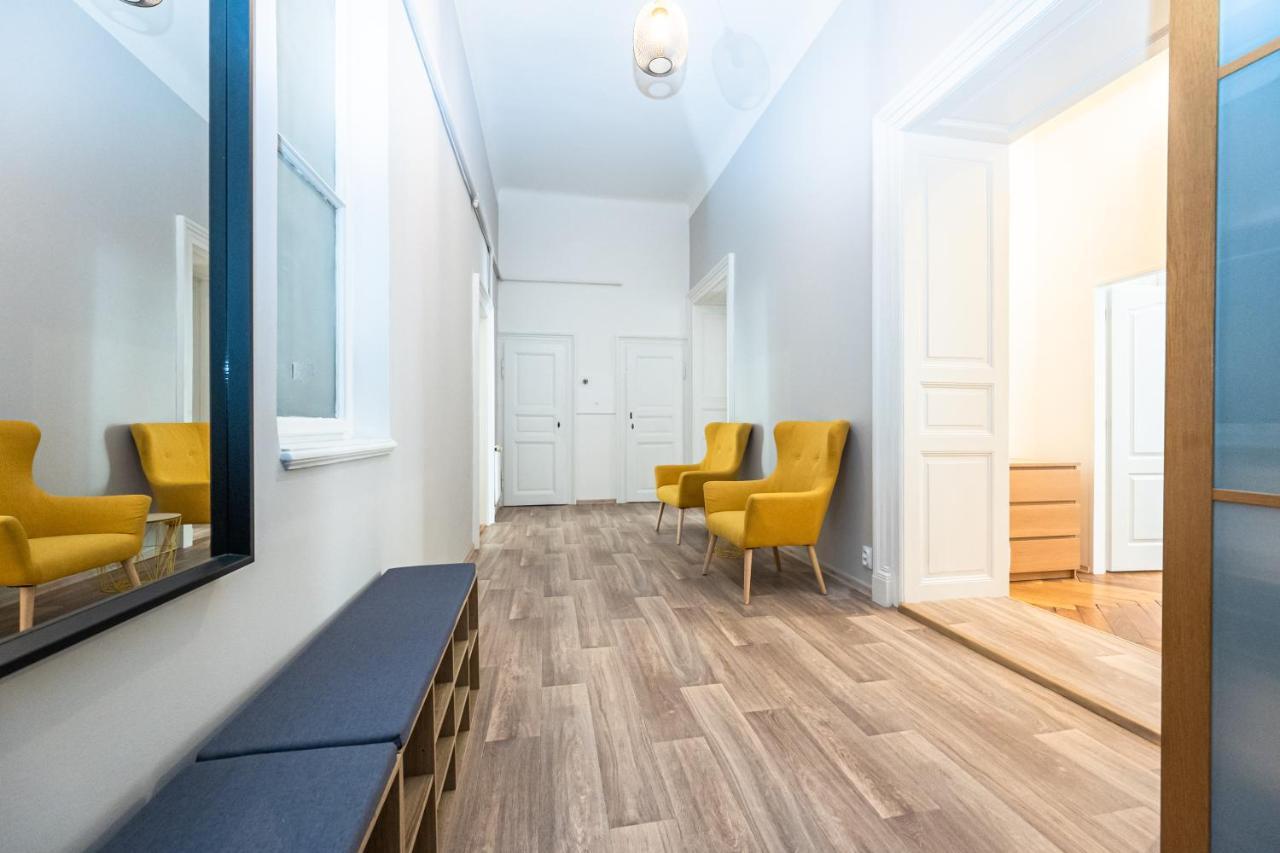 New Town Central Apartment Praga Exterior foto