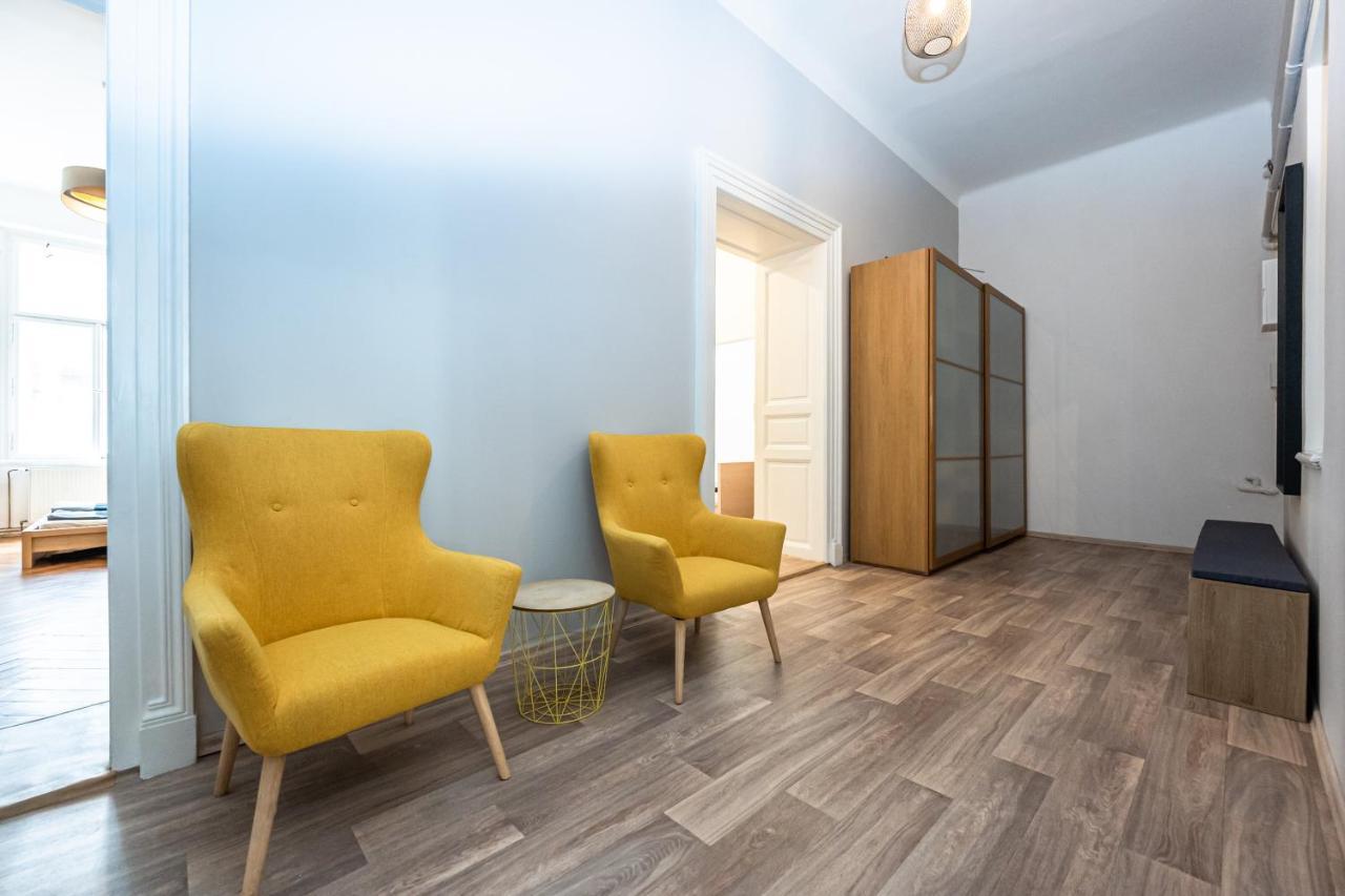 New Town Central Apartment Praga Exterior foto